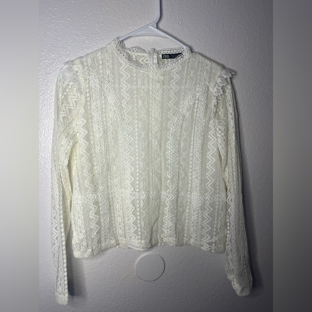 Zara women’s lace long sleeve top sizeS